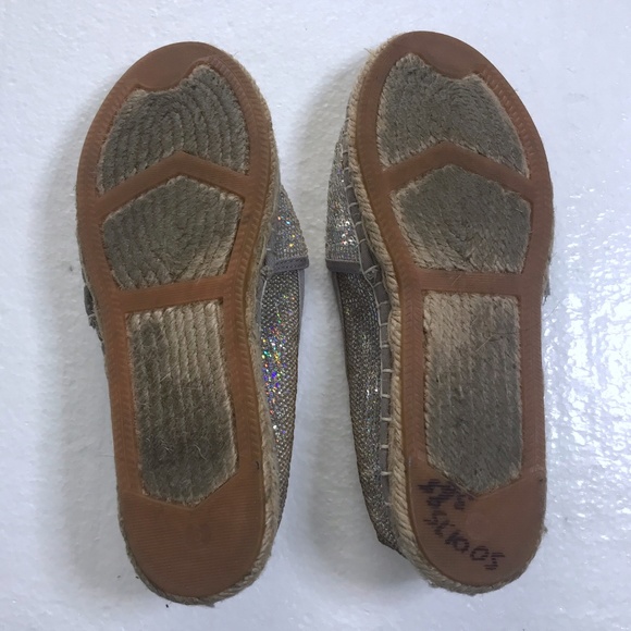 Nicole Miller 6 M Sequin Holographic Silver Flats - Picture 4 of 8